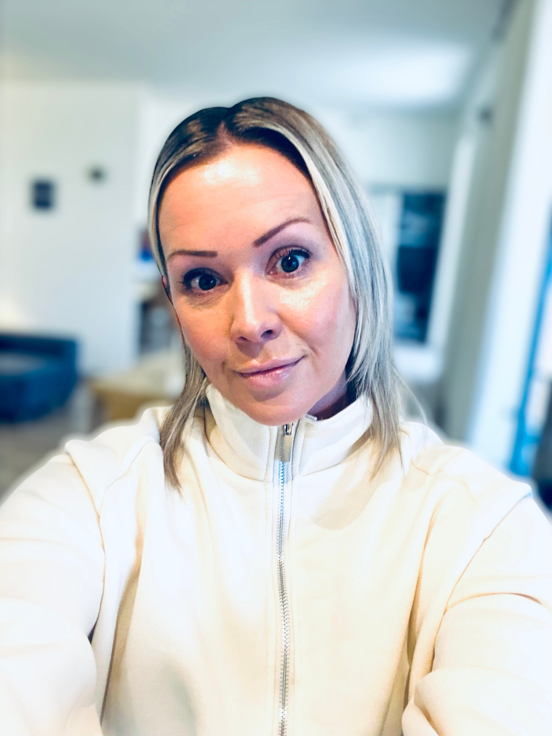Trendy women's oversized half zip sweatshirt