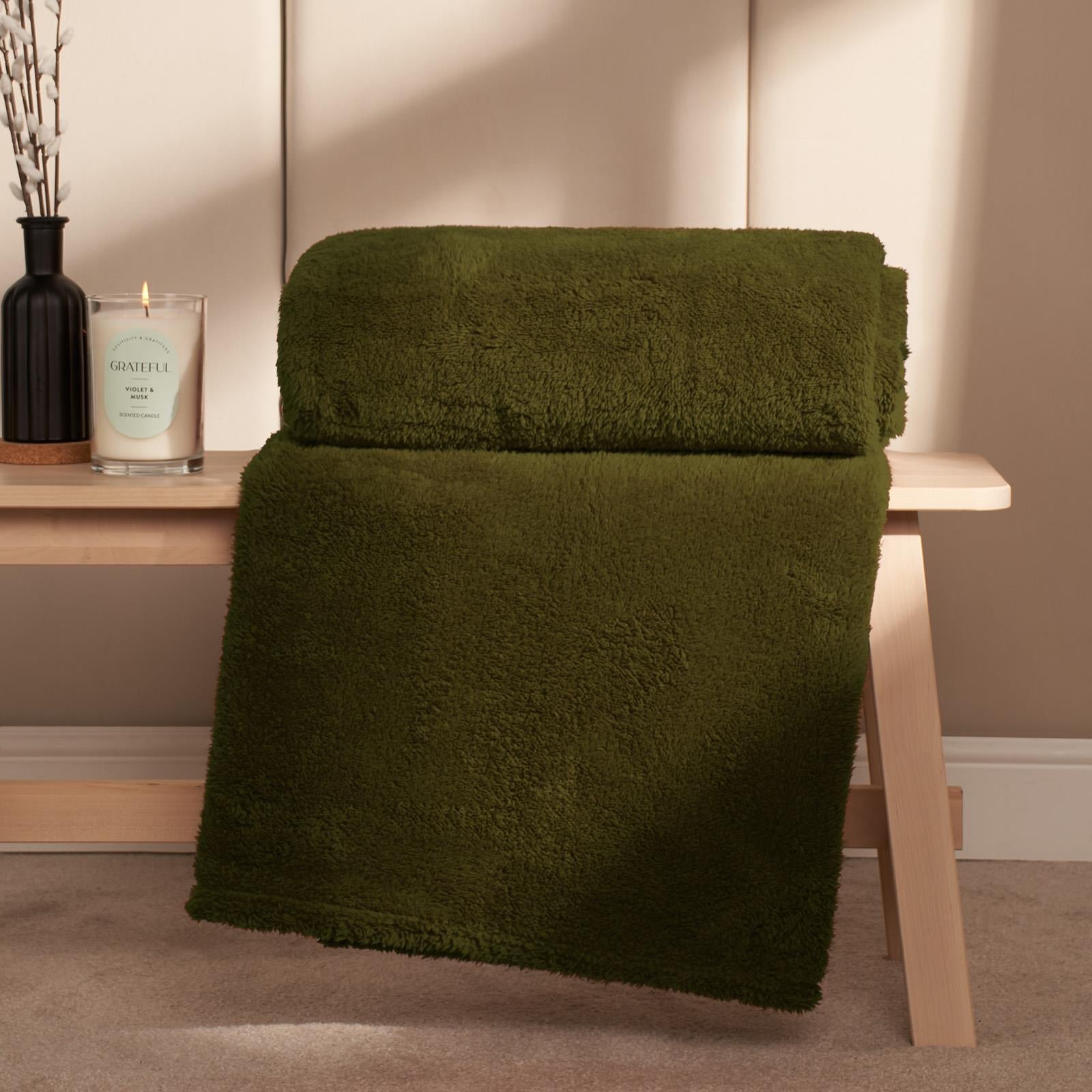 Brentfords Teddy Fleece Bear Blanket Large Throw over Bed Plush Soft Bedspread