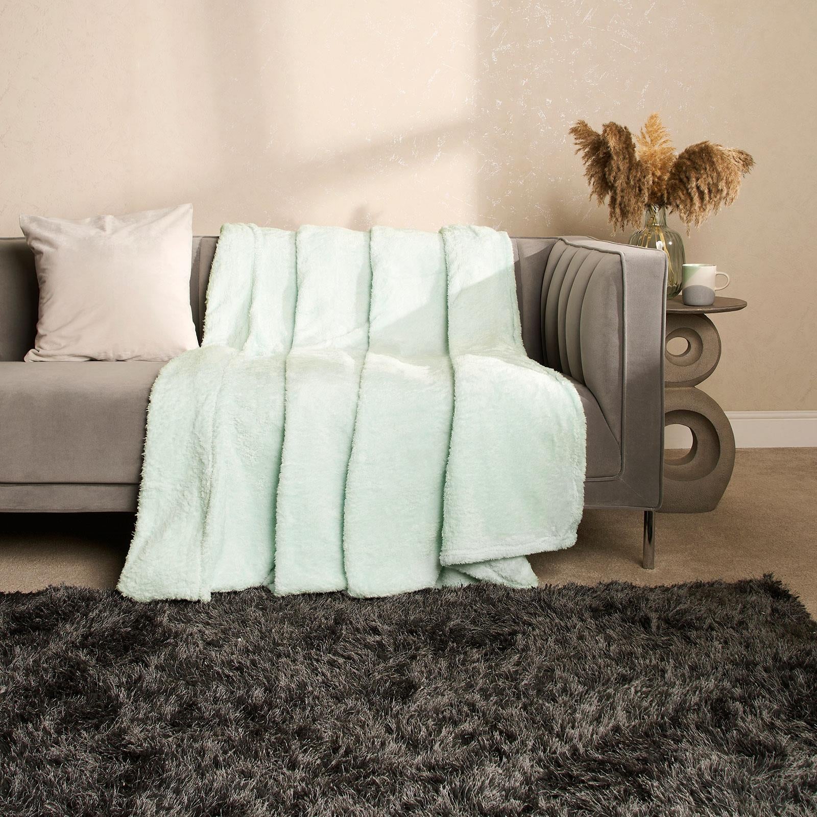 Brentfords Teddy Fleece Bear Blanket Large Throw over Bed Plush Soft Bedspread